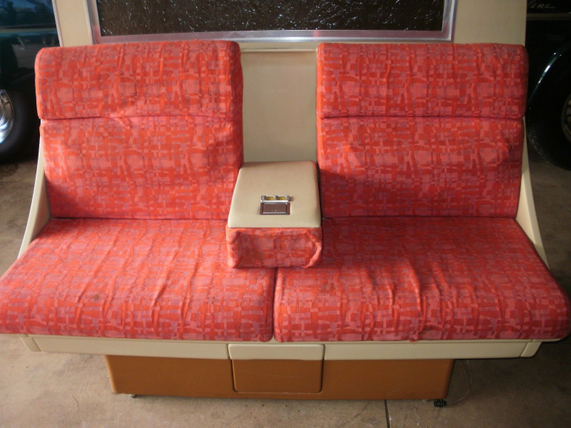 First class cabin Lockheed L-1011 lounge seats that were in service during the 1970s and 80s (Flickr)